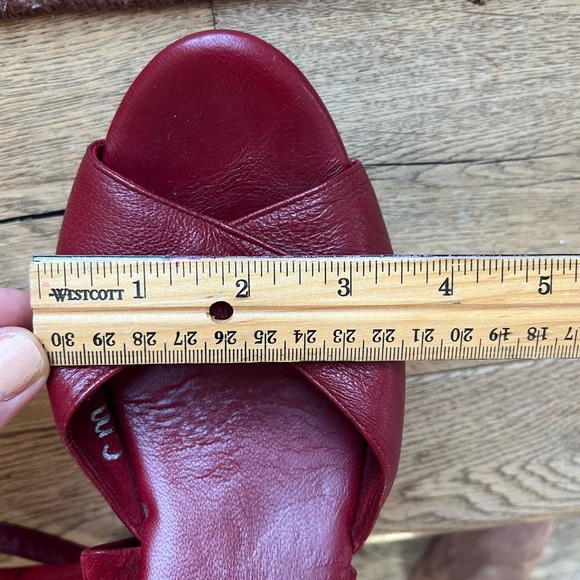 SKY cherry red size 11 platform sandal - Picture 10 of 10